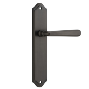 Copenhagen Levers on Shouldered Backplate (iver)