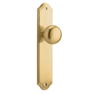 Cambridge Door Knobs on Shouldered Backplate (iver)