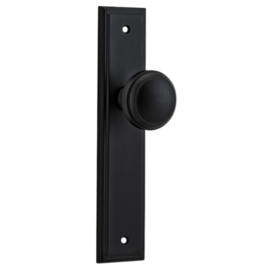 Paddington Door Knobs on Stepped Backplate (iver)