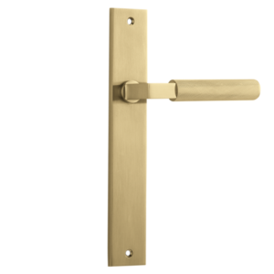 Brunswick Levers on Rectangular Backplate (iver)