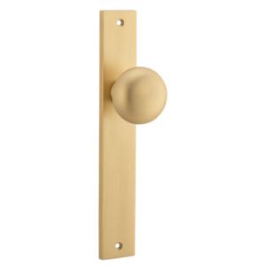 Cambridge Door Knobs on Rectangular Backplate (iver)