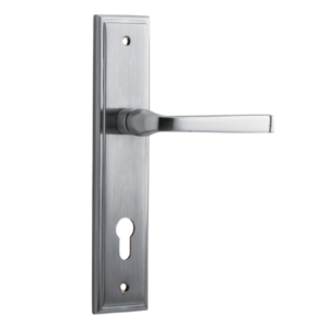 Annecy Levers on Stepped Backplate (iver) - Brushed Chrome, Euro 85mm Levers Only