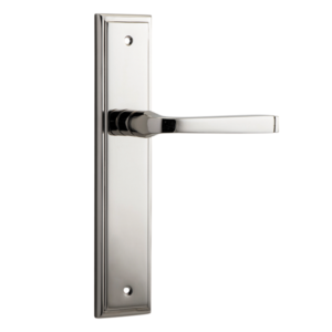 Annecy Levers on Stepped Backplate (iver)