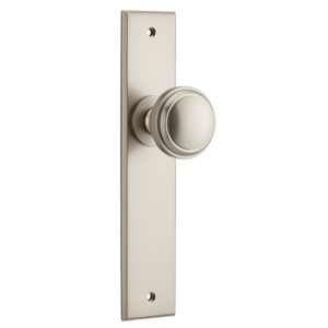 Paddington Door Knobs on Chamfered Backplate (iver)